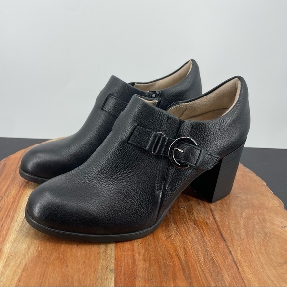 Naturalizer | Hanna Black Heeled Ankle Booties buckle detail Sz 7 - Picture 3 of 9